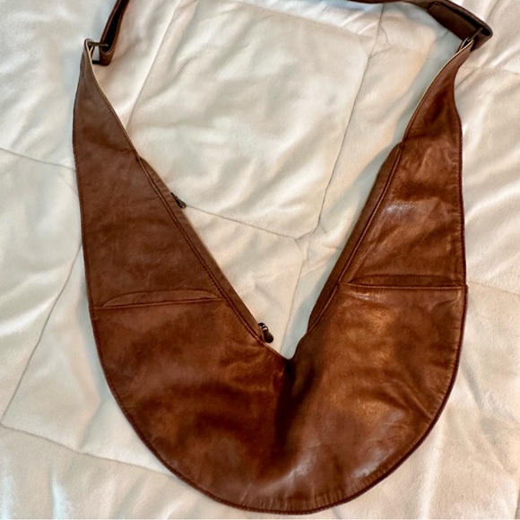 Sash Bag - Reversible Cream/Honey Cognac Leather - Picture 4 of 11